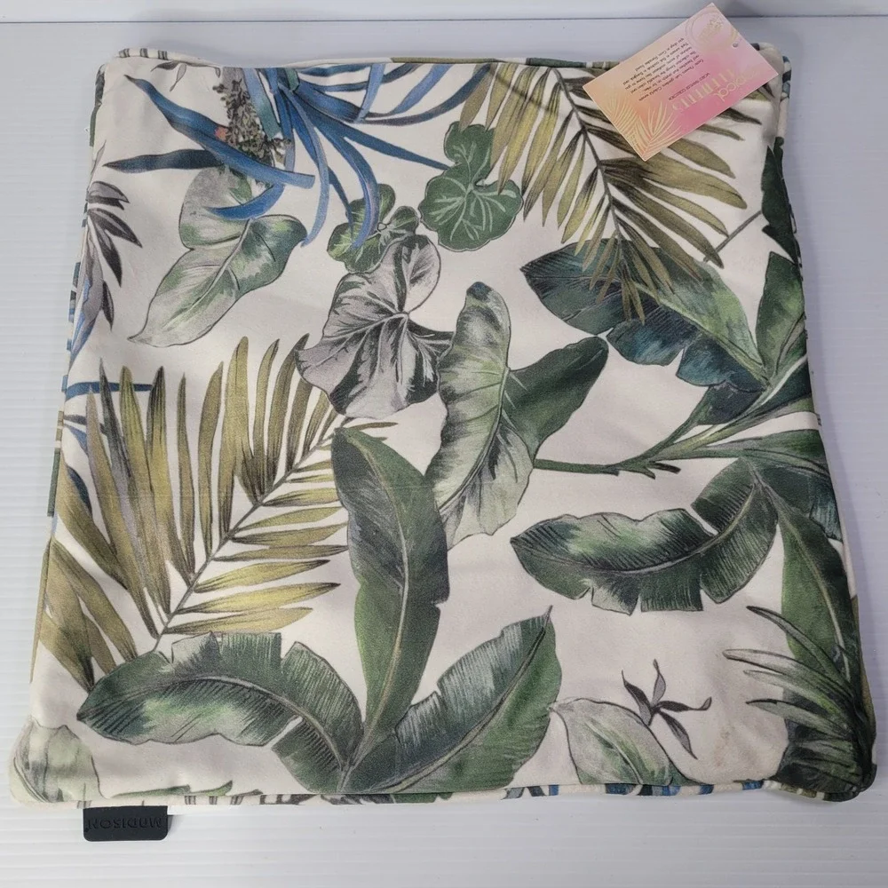 2 Madison Poland Tropical Elements World Traveler Collection Palm Pillows w TAGS
